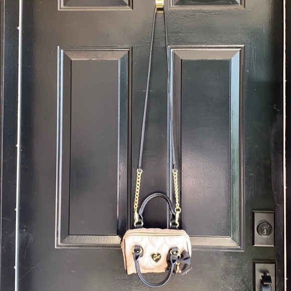 Betsey Johnson blush and black satchel - Picture 10 of 14